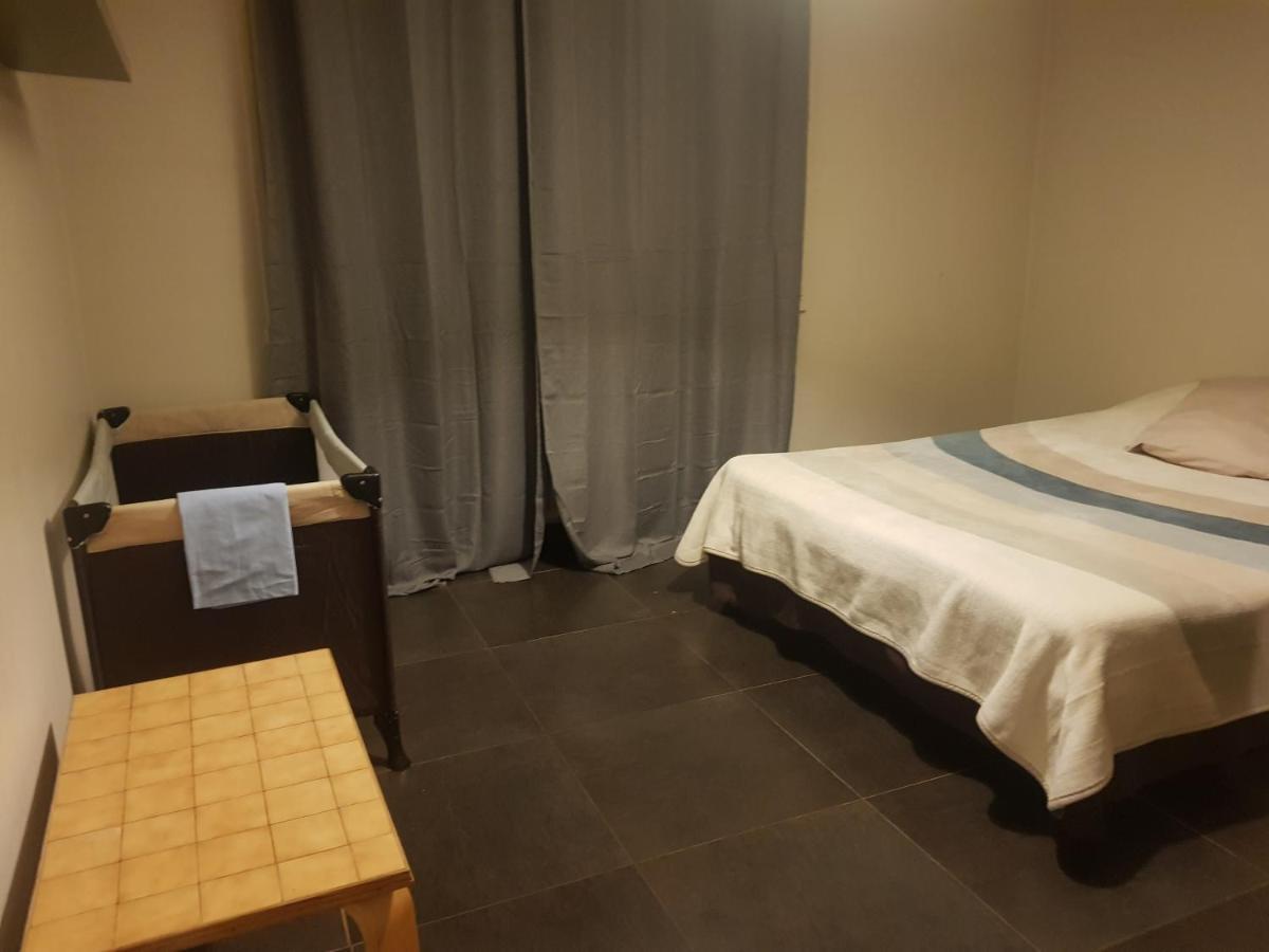 Grand Appartement Fonctionnel Et Calme Sur Lyon8 A 2 Pas Du Metro ภายนอก รูปภาพ