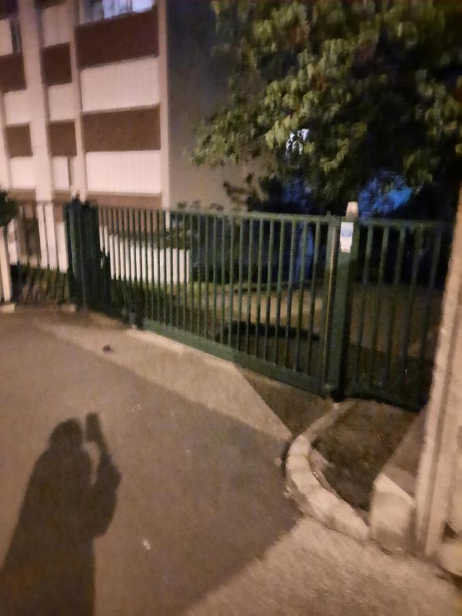 Grand Appartement Fonctionnel Et Calme Sur Lyon8 A 2 Pas Du Metro ภายนอก รูปภาพ