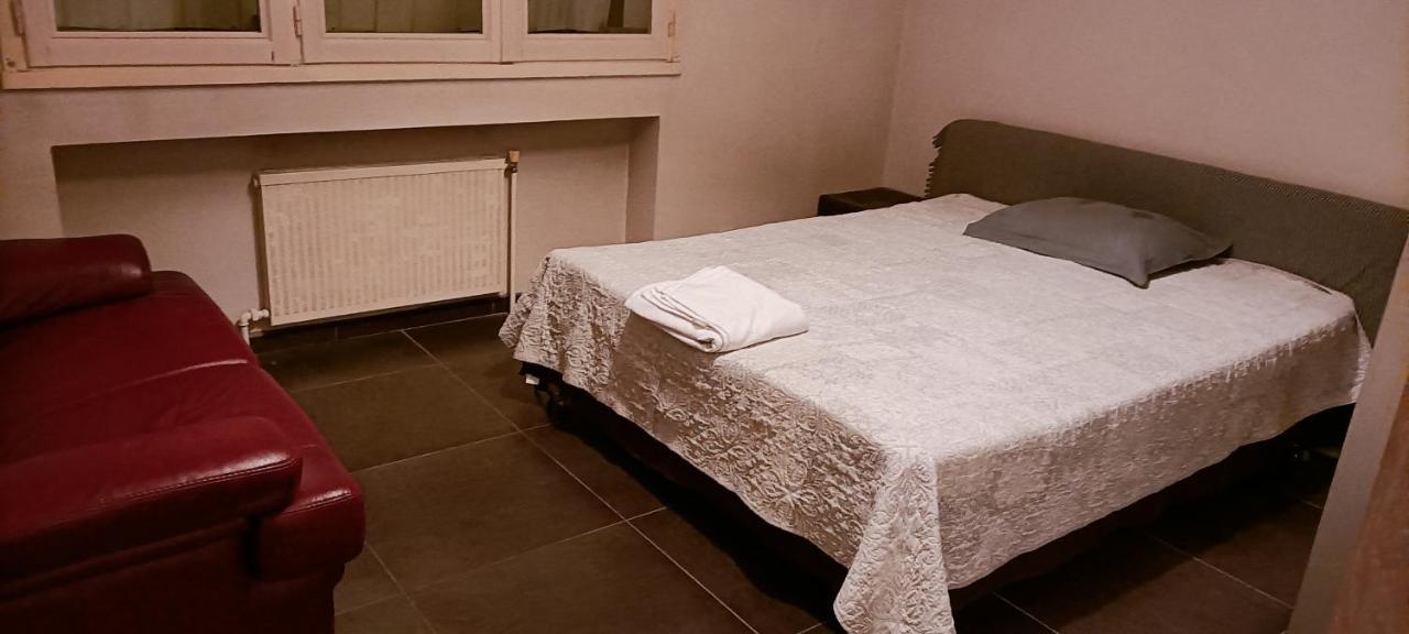 Grand Appartement Fonctionnel Et Calme Sur Lyon8 A 2 Pas Du Metro ภายนอก รูปภาพ